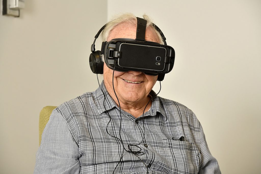 Using Virtual Reality to Reduce Responsive Behaviours in People Living With Dementia