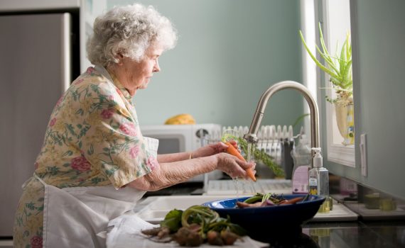 5 Innovative Solutions for Combatting Social Isolation Among Seniors During COVID-19